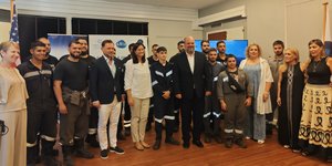 Η υπουργός Εργασίας Νίκη Κεραμέως στα Ναυπηγεία Ελευσίνας / Εικόνα: Υπουργείο Εργασίας και Κοινωνικής Ασφάλισης