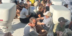 Το λιμενικό απεγκλώβισε 138 άτομα από την παραλία Λημνιώνα στα Κύθηρα