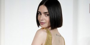 Η Λίλι Κόλινς επέλεξε τις πιο hot μπαλαρίνες του καλοκαιριού -Το παπούτσι που έχει γίνει εμμονή σε όλες