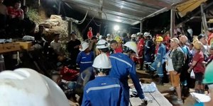 Σώοι και οι 18 εργάτες που είχαν εγκλωβιστεί σε χρυσωρυχείο στην Κολομβία
