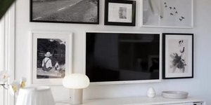 Το πανεύκολο κόλπο της IKEA για να «κρύψεις» την τηλεόραση και να μην χαλάει τη διακόσμηση στο σπίτι