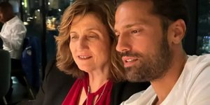 Ο Κωνσταντίνος Αργυρός με τη μητέρα του, Φωτεινή/Φωτογραφία Instagram @argiros_konstantinos