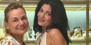 Η Κάιλι Τζένερ κάνει διακοπές στην Κεφαλλονιά