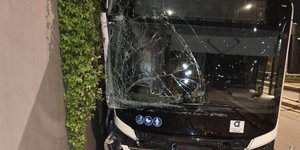 Λεωφορείο σπασμενο τζαμι