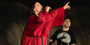 Η Χάρις Αλεξίου στη συναυλία με τον Λεξ