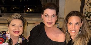 Ιζαμπέλα Ροσελίνι, Λίντα Εβαντζελίστα, Μαίρη Κατράντζου