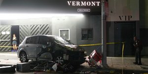 Λος 'Αντζελες: Νέα δεδομένα -Αφού το αμάξι έπεσε στο πλήθος και τραυμάτισε 30, έσυραν έξω τον οδηγό και τον πυροβόλησαν