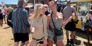 Η αδερφή της Κέιτ Μος, Λότι, στο φετινό Glastonbury
