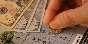 83χρονη κερδίζει στο Λόττο -Λίγο αργότερα χάνει τα 71 εκατομμύρια