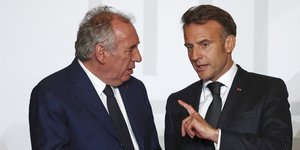 Ο Εμανουέλ Μακρόν εξηγεί τις σκέψεις του στον πρωθυπουργό του, Φρανσουά Μπαϊρού