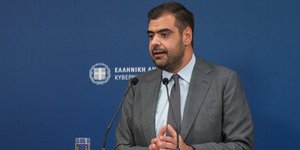 Ο Παύλος Μαρινάκης στην ενημέρωση των πολιτικών συντακτών