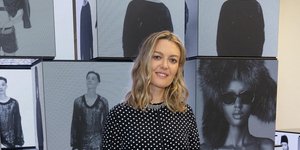 Η Μάρτα Ορτέγκα με πουά φόρεμα/Φωτογραφία Getty Images