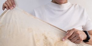 Πώς θα κάνετε τα μαξιλάρια σας ξανά σαν καινούρια