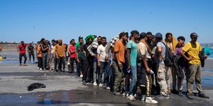 Μετανάστες στο λιμάνι του Ρεθύμνου