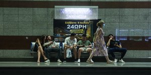 Νέοι και όχι μόνο χρησιμοποίησαν το μετρό στην πιλοτική λειτουργία κατά τις νυχτερινές ώρες