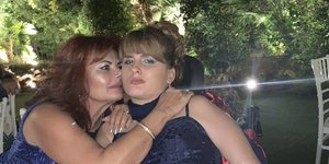 Η Μυρτώ με την μητέρα της Μαρία Κοτρώτσου