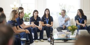 Ο Κυριάκος Μητσοτάκης με την Εθνική ομάδα πόλο Γυναικών