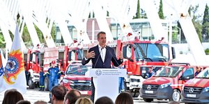 Ο Κ. Μητσοτάκης στην παράδοση 164 νέων οχημάτων στο Πυροσβεστικό Σώμα