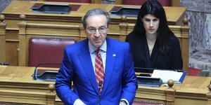 Ο υφυπουργός Δικαιοσύνης Ιωάννης Μπούγας στη Βουλή