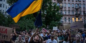 Διαδηλώσεις στην Ουκρανία για νομοσχέδιο του Βολοντίμιρ Ζελένσκι