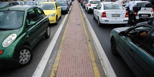 Κίνηση αυτοκινήτων στην Αθήνα 