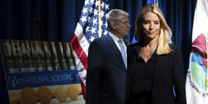  Η Παμ Μπόντι