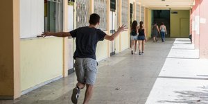 Βγήκαν οι βάσεις για τις Πανελλαδικές, τέλος η αγωνία για χιλιάδες υποψήφιους