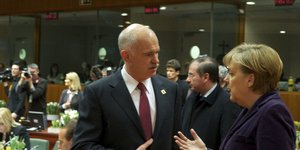 Γιώργος Παπανδρέου και Ανγκελα Μέρκελ σε συζητήσεις το 2011