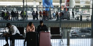 Ταλαιπωρία για τους επιβάτες λόγω της απεργίας των Γάλλων ελεγκτών εναέριας κυκλοφορίας