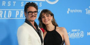 O Πέδρο Πασκάλ είναι ένα τρυφερός μεγάλος αδελφός: Η δημόσια εμφάνιση με την τρανς αδελφή του, Lux