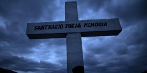 Αγανακτισμένοι οι συγγενείς θυμάτων εξαιτίας νόμου περί αμνηστίας για τα εγκλήματα στον εμφύλιο στο Περού