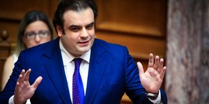Ο Κυριάκος Πιερρακάκης στη Βουλή