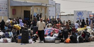 Αφγανοί πρόσφυγες επιστρέφουν στην πατρίδα τους αφού φυγαδεύτηκαν από το Ιράν