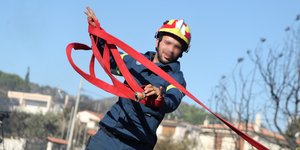 Πυροσβέστης σε φωτιά