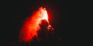 Πυροτέχνημα σε χέρια