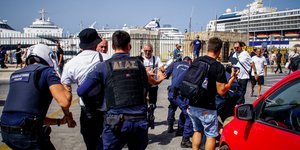 Επιχείρηση της Αστυνομίας στο λιμάνι της Ρόδου