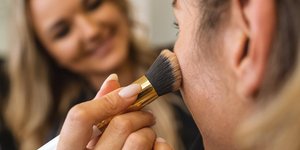 Εφαρμογή ρουζ/Φωτογραφίες Unsplash