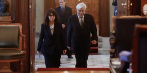 Ο Προκόπης Παυλόπουλος υποδέχεται την Κατερίνα Σακελλαροπούλου στο Προεδρικό