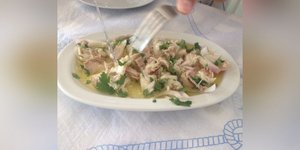 Το πεντανόστιμο, δροσερό και ελαφρύ φαγητό που κάνει θραύση στην Πάρο, δεν το βρίσκετε αλλού