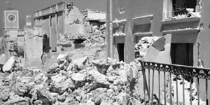 Καταστροφές στη Σαντορίνη από τον σεισμό της Αμοργού