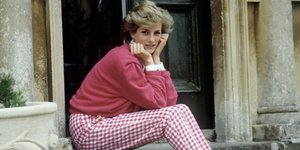 Η Νταϊάνα Σπένσερ μπήκε στο προσκήνιο της βρετανικής κοινωνίας το 1980, όταν έγινε γνωστός ο δεσμός της με τον διάδοχο του βρετανικού θρόνου / GETTY