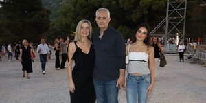 Σωκράτης Αλαφούζος με τη σύντροφό του, Λάουρα & την κόρη του, Μαρίλια/Φωτογραφία NDP