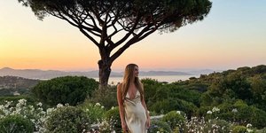 6 σέξι καλοκαιρινοί τρόποι να φορέσεις το σατέν φόρεμα, με έμπνευση από την Talita von Furstenberg