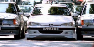 Καταδίωξη Peugeot vs Mercedes