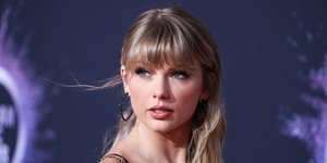 Η τάση της τσάντας που η Τέιλορ Σουίφτ πρόλαβε πριν από οποιονδήποτε άλλον