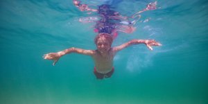 Ανοιχτά μάτια στη θάλασσα