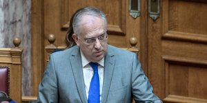 Τάκης Θεοδωρικάκος στη Βουλή