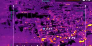 Η θερμική κάμερα δείχνει πολύ υψηλές θερμοκρασίες σε κτίρια και δρόμους της Αττικής