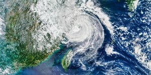 Tυφώνας Κίνα