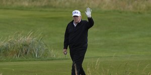 Έφτασε στην Σκωτία ο Τραμπ 